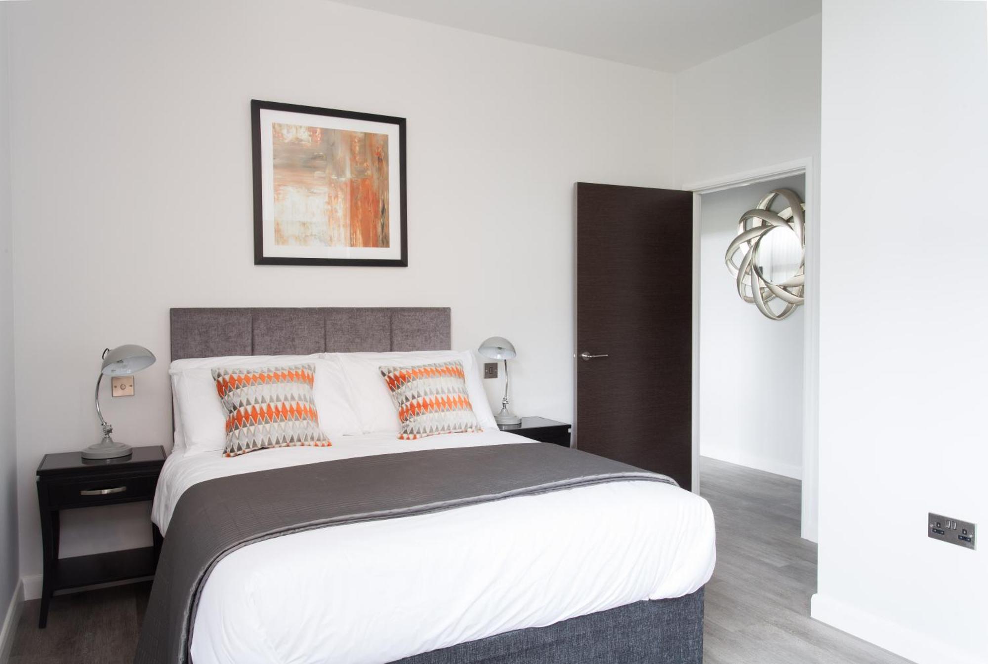 Cotels At 7Zero1 Serviced Apartments - Modern Apartments, Superfast Broadband, Free Parking, Centrally Located Milton Keynes Eksteriør billede